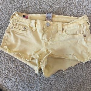 True Religion “Joey” Light Yellow Shorts, size 30